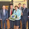 30 Jahre Erthal-Sozialwerk: Es freuen sich (von links) Peter Motsch, Werner Scheller, Willi Horn (ehemaliger Werkstattleiter), Bürgermeister Adolf Bauer, Landtagspräsidentin Barbara Stamm, Bernhard Götz, Eugen Hain, Werkstattleiter Hans F. Schulz und Rolf Lupold.