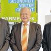 Ruhestand: Richard Bott (links) und Ronald Bergmann (rechts) dankten Ewald Hofmann (Mitte), dem Bezirksgeschäftsführer der Barmer GEK in Bad Neustadt, für sein engagiertes Wirken.