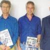 Treue VG-Mitarbeiter: Von Links: Geschäftsstellenleiter Bernhard Rösch, Stefan Ziegler, Jürgen Büttner, Gemeinschaftsvorsitzender Richard Knaier, Personalratsvorsitzender Klaus Wohlfart