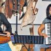 Ungewöhnliche Instrumente: Ange Hauck (links) und Christel West (rechts) gaben ein Konzert im Huttenschloss.