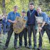 Deutschland beste Pfadfindergruppe: Die Adler aus Wernfeld gewannen mit großem Vorsprung den Lauterburglauf. Stolz zeigen (von links) Lukas Albert, Tim Höfling, Moritz Riedmann und Fabian Konrad den Wanderpokal.