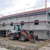 Baufortschritt: Die Großbaustelle in der Ortsmitte von Dingolshausen ist Dauerthema im Gemeinderat. Aktuell wurden die Rohbauarbeiten für das leadergeförderte Gemeinschaftsgebäude vergeben und die Erschließungsplanung und die Planung der Außenanlagen erläutert.