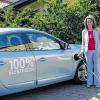 Einmal volltanken bitte: Das Hotel Sonnentau (im Bild Geschäftsführerin Sonja Karlein) hat eine E-Tankstelle eingerichtet.