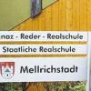 Fit in Englisch: Die Realschüler Joshua Reß, Benjamin Dietz und Petra Georgiadis mit Lehrerin Irmgard Seifert (Zweite von rechts).