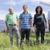 Freuen sich auf sonnige Zeiten: (Von links) Baurat Elmar Kirchner, Bernd Büttner, Geschäftsführer Main-Spessart Solar, Bürgermeisterin Helga Schmitt-Neder und Eberhard Jaklin, Main-Spessart Solar, bei der offiziellen Einweihung der Solaranlage in Altfeld-Michelrieth.
