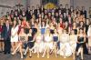 So sehen Sieger aus: 80 Absolventen feierten ihren Abschluss an der Michael-Ignaz-Schmidt-Realschule Arnstein. Mit im Bild sind Bürgermeisterin Anna Stolz (rechts) und Rektor Thomas Schlereth (Dritter von links).