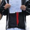 (kri)   Rund 50 Leichtathleten stellten sich am Sonntag beim Sport- und Familienfest des TSV Eibelstadt dem Leichtathletik-Dreikampf aus Sprint, Weitsprung und Ballweitwurf oder Kugelstoßen. Bei idealen Bedingungen auf dem Mainpark-Sportgelände kamen denn auch gute Leistungen zustande, heißt es in einer Pressemitteilung: Bei den Männern siegte Michael Hemkeppler (Bild). Er absolvierte den 100-Meter-Sprint in 12,07 Sekunden und landete im Weitsprung bei von 5,70 Metern. Florian Tausch wurde Sieger bei den 17- bis 18-Jährigen und erzielte im Weitsprung mit 5,03 Metern und im Schlagball mit 57,50 Metern jeweils eine persönliche Bestleistung. Das herausragende Einzelergebnis des Tages schaffte Andreas Hecht bei den 14-Jährigen: Der amtierende unterfränkische Meister im Weitsprung steigerte sich in dieser Disziplin auf 5,31 Meter. Nach den Wettkämpfen stand Spiel und Spaß für die ganze Familie auf dem Programm – vom Geschicklichkeitsfahren mit Schubkarren bis zum Beachvolleyball.