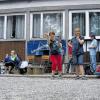Genau zielen: Ilona Gerdsmeier und Andrea Bärthlein bei den Bayerischen Petanque-Meisterschaften an der TG.