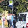 Haltestelle Rinderfelder See: Freuten sich über die neue Buslinie Creglingen – Niederstetten (von rechts) Heiko Schnell, Amtsleiter für Bildung, Schulen, ÖPNV und Kultur beim Landratsamt, Andreas Wohlfahrt und Ludger Krug als Vertreter der Verwaltung in Creglingen und Niederstetten sowie Reiner Ziegler von Ziegler-Reisen gemeinsam mit Tina Bauer von der Nahverkehrsberatung Karlsruhe.