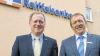 Die Herren der Zahlen: Vorstandsvorsitzender Helmut Kraft (links) und Stellvertreter Michael Zeuch präsentieren die Bilanzzahlen der Raiffeisenbank Main-Spessart für 2013.Foto: Andreas Brachs
