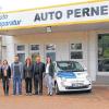 (fi)   Seit 1. März arbeitet das Team der Firma Auto Perner in den neuen Räumen im Lohmühlenweg 9 in Gerolzhofen (ehemals BMW Wächter beziehungsweise Rhein). Die Mehrmarkenwerkstatt verfügt über alle erforderlichen technischen Informationen und repariert und wartet hier weiterhin Fahrzeuge aller Marken. Durch die Vergrößerung der Räumlichkeiten, wurde zusätzlich ein Autoteile-Shop eingerichtet, in dem es Autoteile, Pflegemittel und Zubehör gibt. Im Bild das Team des Betriebs mit von links Christian Fick, Sabine Kolitsch, Stefan Perner, Monika Perner, Peter Perner und Sandra Ebert.