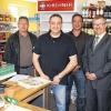 Wieder Betrieb im Geiselwinder Marktladen: Das Geschäft in der Ortsmitte hat mit Jürgen Butz (2. von links) einen neuen Betreiber. Vermieter Claus Hünerkopf, Harald Müller von der LHG Eibelstadt und Bürgermeister Ernst Nickel (von links) wünschten zum Start alles Gute.