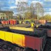 Container an Container: In der Rederstraße wird eine Drainageleitung gebaut. Der angefallene Bodenaushub muss immer erst aufwändig auf Schadstoffe untersucht werden.
