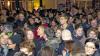 Massenbewegung in der Mozartschule: Beim Filmfestival lobten viele Besucher trotz Gedränge die tolle Atmosphäre im Central-Kino.