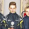 (ne)   Bei den Bezirkspokalmeisterschaften in Erlenbach am Main sicherten sich die Tischtennis-Jungen des SB Versbach durch einen 5:2-Erfolg über die TG Heidingsfeld den Sieg in der Konkurrenz der Mannschaften, die auf Verbandsebene aktiv sind. Unser Bild zeigt die Versbacher: (von links) Julian Schröder, Samuel Kilian und Florian Engert.