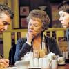 Tischgespräch: Szene aus „Philomena“ mit Steve Coogan, Judi Dench und Anna Maxwell Martin.