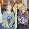 Freude am Buch: Große Gefühle prägten die Lesenacht in der Gemeindebibliothek. Im Bild von links:  Cornelia Walter, die Leiterin der Gemeindebibliothek mit Inge Schuhmann, Dietlind Hänisch, Daniela Feller, Dagmar Rottmann und Ursula Wolz.