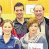 Siegertypen: Der stellvertretende Bürgermeister Thomas Dietz (rechts) und TTC-Vereinsvorsitzender Josef van Eckert (links) gratulierten den Gewinnern (ab 2. von links) Martin Friedrich, Melanie van Eckert, Benedikt Pöllmann, Carolin van Eckert und Hubert Schuler.