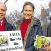 Übergabe: Fotograf und Buchautor Herbert Bregenzer (rechts) und Bürgermeister Dieter Schneider (links) überreichen den Erlös an Main-Post-Redakteurin Lucia Lenzen.