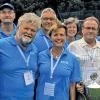 Gut gelaunt: Das Veitshöchheimer Team beim Kommunal-Wettspiel-Finale: (von links) Franziska Bamberger, Sportabzeichenobmann Bernhard Kronewald, stellvertretender Bürgermeister Oswald Bamberger, TGV-Abteilungsleiter Fitness und Kraftsport Horst Lehrieder, Gisela Hohmann vom Frauenbund St. Vitus, TGV-Sportvorsitzende Ruth Lehrieder, BLSV-Bezirksvorsitzender Unterfranken Hermann Roos, Mittelschul-Rektor Otto Eißner und Gemeinderats-Sportreferentin Gaby Konrad.