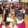 Auf zum Tanz: Die rund 20 Musik- und Volkstanzgruppen aus ganz Unterfranken boten in traditioneller oder erneuerter fränkischer Tracht ein Spiegelbild fränkischer Kultur und Brauchtums.