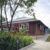 Massives Lärchenholz: Das Gebäude des Karoline-Kolb-Kindergartens.