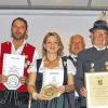 Treue Schützen: Die Schützengilde Rüdenhausen und der Bayerische Sportschützenbund ehrten beim Kommersabend der Rüdenhäuser Schützengilde Mitglieder für 50- und 25-jährige Zugehörigkeit. Das Bild zeigt (von links) Rolf Weiss, Corinna Hungbaur, Tobias Maier, Stephen Pfeiffer, Daniela Ihrig, Günter Meinl, Kurt Schneider, Hermann Wägelein, Willi Lehner und Heinz Neubert.