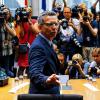 Vor der Befragung: Bundesverteidigungsminister Thomas de Maiziere bei der Sitzung des Drohnen-Untersuchungsausschusses.