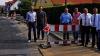 Der Ausbau des Nahwärmenetzes geht voran: Die Baustelle in der Bergtheimer Blumenstraße besichtigten (von links) Sebastian Sauer, Bauleiter Florian Weps (Rotec Rohrtechnik), Energieberater Matthias Förster, Christian Sauer, Bürgermeister Konrad Schlier, Gasuf-Geschäftsführer Thomas Merker und Christoph Sauer.