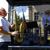 Jazzbrunch: Norbert Rettenmaier (vorne) liefert sich einen musikalischen Wettstreit mit Karl Friedrich Fürst von Hohenzollern und den anderen Mitgliedern von Charly and the Jivemates.