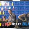 (rtg)    Kreative Bilder, coole Sprüche: Unter dem Motto „bunt statt blau“ bekennen bundesweit 15 000 Schüler bei einem Plakatwettbewerb Farbe im Kampf gegen das sogenannte Komasaufen. Auf regionaler Ebene wurde bei einer Preisverleihung der DAK in Würzburg Martina Neis mit dem besten Plakat ausgezeichnet (Foto). „Wenn es um den Alkoholmissbrauch von Jugendlichen geht, sind junge Künstler die glaubwürdigsten Botschafter“, sagt Michael Freimann von der DAK. „Ihre Bilder verdeutlichen offen und schonungslos die Risiken beim Rauschtrinken und zeigen gleichzeitig Alternativen auf.“