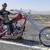 Freiheitsgefühl: Harley-Fan Jürgen Ullrich mit einer 1965-er Panhead auf einem amerikanischen Highway.
