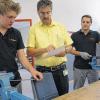 Ausbildungsplatz für 50 Lehrlinge: Die Firma SSI Schäfer im Klingholz bei Giebelstadt hat ihre neue Ausbildungswerkstatt eröffnet. Im Bild Ausbildungsleiter Ernst Schlör (Mitte) und Azubis.