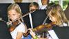 (rtg)   Das Jugendsymphonieorchester Würzburg, ein eingetragener Verein, sucht neue Mitglieder. Jugendliche zwischen 10 und 16 Jahren, die ein Orchesterinstrument spielen, können sich am Samstag, 15. September, von 10.30 bis 12 Uhr und am Samstag, 22. September, von 10 bis 11.30 Uhr im Probenraum im ehemaligen Mozart-Gymnasium, Maxstraße 2, vorstellen. Tag der offenen Tür ist am 22. September von 12 bis 14 Uhr. Es sind die Dozenten für diese Instrumente da: Violine/Viola, Klarinette, Trompete, Posaune, Tuba, Marimba und Klavier.