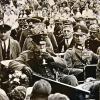 Ein Schluck zum Wohle des Grabfeldes: Vor mehr als 80 Jahren, im September 1930, besuchte Reichspräsident Paul von Hindenburg (Bildmitte) das Königshöfer Grabfeld. Die Aufnahme entstand beim Empfang auf dem Marktplatz. Hindenburg trug sich auch in das Goldene Buch der Stadt ein.