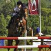 (red)   Das Rakoczy-Reitturnier auf der altehrwürdigen Anlage in der Au des RV Bad Kissingen findet nach einem Jahr Zwangspause in diesem Jahr wieder statt. Bereits seit Mittwoch präsentieren sich die Reiterinnen und Reiter aus ganz Deutschland bei den verschiedenen Spring-Prüfungen. Höhepunkt der Veranstaltung wird am Sonntag ab 15 Uhr die Springprüfung der Klasse S** mit Siegerrunde, der Große Preis des Rakoczy Springturniers, an dem auch zahlreiche Reiter aus der Region teilnehmen. Das Turnier beginnt am Freitag, Samstag und Sonntag jeweils um 9 Uhr und dauert bis in den späten Nachmittag. Im Bild eine Szene aus der Springprüfung der Klasse M* vom Mittwoch mit Annkathrin Mieling vom RSG RH Rhön Detter/Weißenbach auf Cantaro.