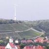 Offen für eigenen Strom aus heimischer Quelle: Auf dem für Windenergieanlagen vorgesehenen Gelände oberhalb von Sommerhausen (im Bild rechts oben) gegenüber dem bestehenden Gebiet auf Erlacher Gemarkung (links) würde die Firma Energietechnik Bals eine Rotorenanlage für eine Betreibergemeinschaft mit Bürgerbeteiligung zur Verfügung stellen.