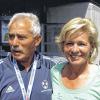 Begegnung: Beim Internationalen Trainerkongress in Augsburg traf der Rienecker Hilmar Schmitt unter anderem Silvia Neid, die Bundestrainerin der Frauenfußballnationalmannschaft.
