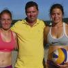 Erfolgreiches Trio: (v.l.) Cassandra Raß, Trainer Jürgen Kohlmann und Anika Wucherer.