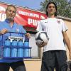 Der Vorsitzende und einer seiner Trainer: Bilal Bas (links) ist stolz auf den neu gegründeten Fußballverein Türkiyemspor SV 12 Schweinfurt, Spielertrainer Murat Akgün feiert mit der ersten Mannschaft schon gute Erfolge in der A-Klasse Schweinfurt 2.