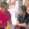Den Promis ganz nahe: Ingrid Perl (im Hintergrund, rechts) saß im Fernsehgarten direkt hinter dem Rateteam, bestehend aus Marco Schreyl (links) und Markus Kavka.