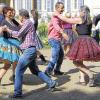 Immer gut aufpassen: Denn der Caller gibt den Square Dancers die Figurenfolge willkürlich vor.