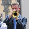 Volles Rohr für Schonungen: Bürgermeister Stefan Rottmann an der Trompete, ganz Unterfranken an der Computermaus.