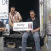 Lkw-Spende: Einen ausgemusterten 7,5 Tonner stiftet Firmeninhaber Kurt Dräger (links) aus Niederlauer der Kolpingfamilie für die Rumänienhilfe. Darüber freuen sich (von rechts) Otto Kiesel, Jürgen Eckert und Burkard Schodorf.