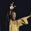 (mma)  Issaka Zougrana, seit 2008 Schauspieler am Mainfranken Theater, präsentiert am Donnerstag, 9. August um 19 Uhr im Weltladen, Plattnerstraße 14, seinen neuen Geschichtenabend für Groß und Klein. „Was guckt ihr mich so an? Ihr bleibt da und guckt mich an, ich komme gerade vom Geburtstag des Löwenprinzen!“ So könnte eine Geschichte des lebendig erzählten Abends anfangen. Zougrana möchte die Zuschauer verzaubern mit der afrikanischen Welt der Geschichten, die von Großvater oder Großmutter fürs ganze Dorf erzählt wurden. Denn: In Afrika waren Geschichten noch nie für Kinder reserviert. Eintritt: 5 Euro, Kinder und Jugendliche bis 16 Jahre frei. Bei schönem Wetter findet die Lesung im Freien statt. Geeignet ab einem Alter von etwa acht Jahren.