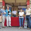 Werbung für den nächsten Wandertag: Egon Friedel (von links), Angelika Despang, Barbara Vey, Dagmar Düring, Rita Rösch, Manfred Endres und Michael Pfaff vor dem Stand von Bad Neustadt beim 3. Rhöner Wandertag in Hilders.