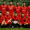 (swt)   Mit einem souveränen 12:0 beim TSV Grafenrheinfeld II sicherte sich der Türkiyemspor SV-12 Schweinfurt II die Meisterschaft der B-Klasse 2 und den Aufstieg in die A-Klasse. Am Erfolg beteiligt waren (h.v.l.) Trainer Sinan Tezel, Yahya Ceylan, Yasin Baskaya, Ismail Cakir, Mecit Özbodur, Tarik Durukan, Emrah Fazlioglu und Co-Trainer und Betreuer Dogan Durukan. Vorne Bahatlin Demirkan, Erkan Özel, Alexander Becker, Hasan-Alp Serdar, Ümit Deniz, Serkan Demirok und Cagdas Demirli. Es fehlen Özkan Durukan, Emre Kotra, Mustafa Ceylan, Kazim Ceseay und Ibrahim Arslan.