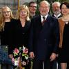 Jubiläum und Abschied: Die Adaptionseinrichtung Maria Stern feierte ihr 15-jähriges Bestehen und verabschiedete sich von Geschäftsführer Jörg Rieger. Von links: stellvertretender Landrat Kurt Mauer, Leitende Ergotherapeutin Susanne Schlössinger, zweite Bürgermeisterin Anne Zeisner, Bezugstherapeut Heiko Burger, Geschäftsführer Jörg Rieger, Ärztlicher Direktor Dr. Helmut Röthke, therapeutische Leiterin Claudia Ziegner und Dr. Christoph Bätje, Chefarzt der Klinik Neumühle.