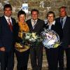 (meg)   Ehrungen und Verabschiedungen langjähriger Mitarbeiter standen im Mittelpunkt der Weihnachtsfeier der Raiffeisenbank Bütthard-Gaukönigshofen. Mit anerkennenden Worten dankte Vorstandsvorsitzender Franz Kraupe den Mitarbeitern für ihr engagiertes berufliches Wirken in den unterschiedlichen Aufgabenfeldern, so die Pressemitteilung. Auf 25-jährige Zugehörigkeit zur Raiffeisenbank Bütthard Gaukönigshofen blickt Manfred Schmidt, seit wenigen Wochen Mitglied des Vorstands, zurück. Innenrevisor Hermann Landwehr gratulierte Kraupe zum 40. Betriebsjubiläum. In den Ruhestand verabschiedet wurde Vorstands-Sekretärin Brigitte Kister nach 42 Jahren Betriebszugehörigkeit und Edwin Düchs. Er war seit seit 46 Jahren für die Raiffeisenbank Bütthard-Gaukönigshofen tätig, zuletzt in der Kreditmarktfolgeabteilung. Im Bild von links Hermann Landwehr, Manfred Schmidt, Isolde und Edwin Düchs, Brigitte und Wolfgang Kister und Vorstandsvorsitzender Franz Kraupe.