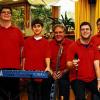 Freuen sich auf ihren großen Fernsehauftritt: Michael Bamford, Boran Colak, Musiktherapeut Markus Rummel, Steffen Seubert und Tobias Walter von „The Braillers“ (von links).